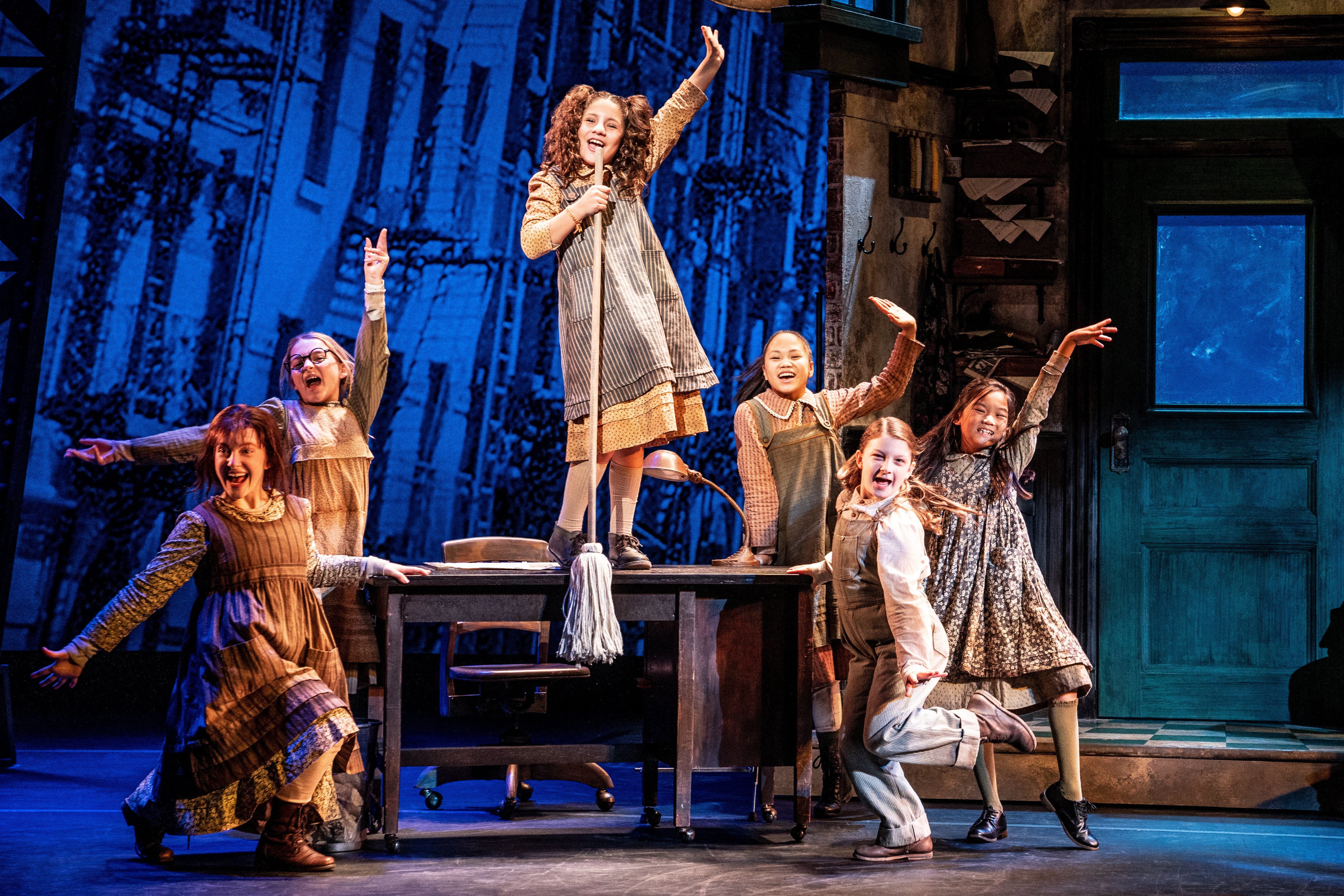 0007 - Sophie Stromberg, Vivianne Neely, Valeria Velasco, Kenzie Rees, Riglee Ruth Bryson and Bronte Harrison in the National Tour of ANNIE. Photo Credit_ Matthew Murphy and Evan Zimmerman for MurphyMade  .jpg