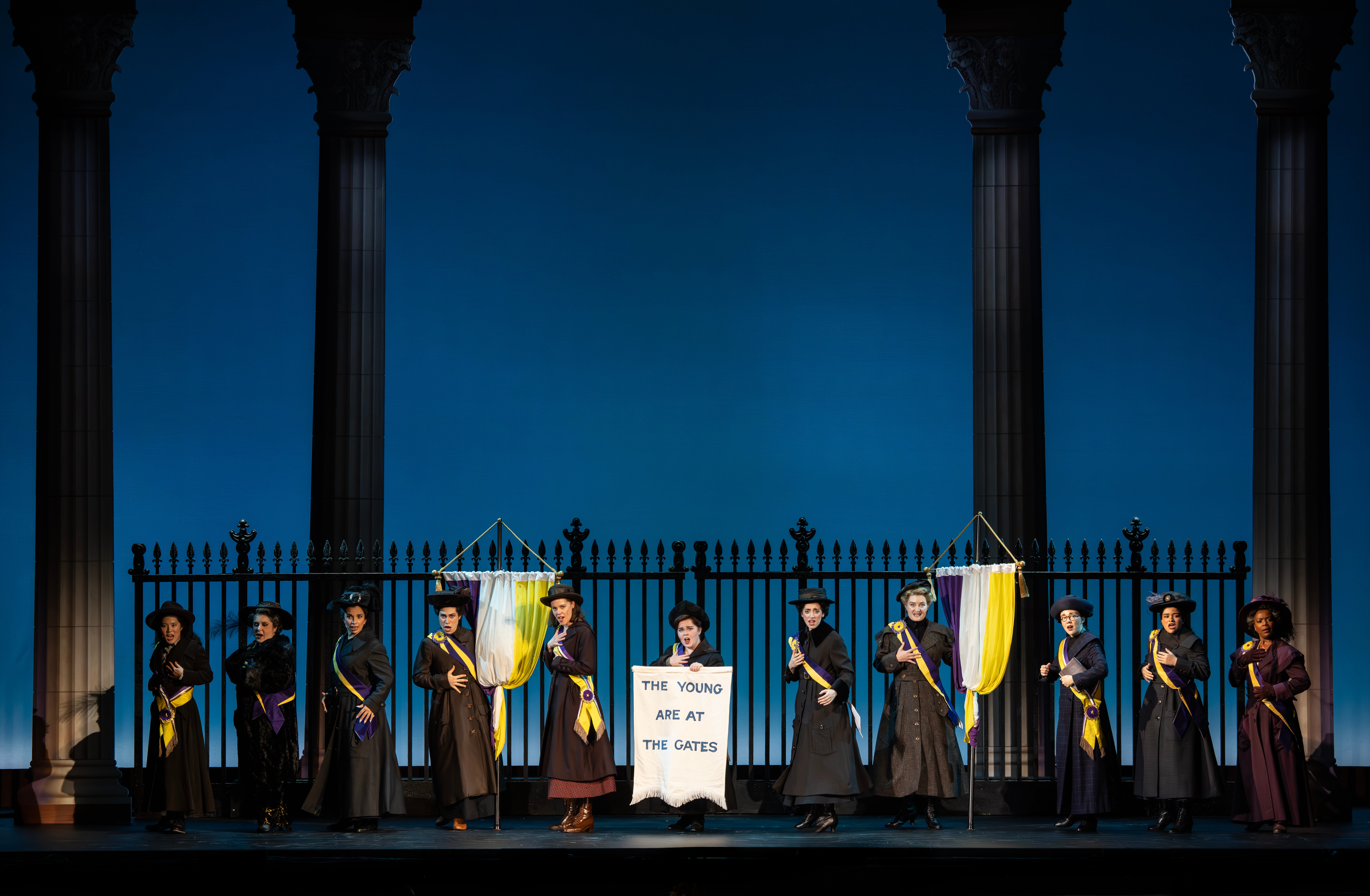 8 SUFFS Tour_The company of SUFFS.jpg